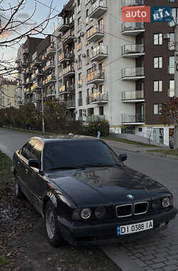Седан BMW 5 Series 1988 в Львове
