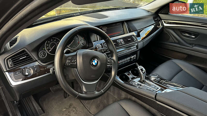Седан BMW 5 Series 2015 в Ковелі