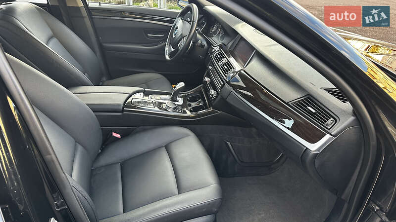 Седан BMW 5 Series 2015 в Ковелі