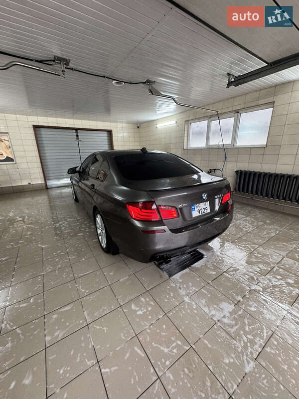 Седан BMW 5 Series 2012 в Жовкве