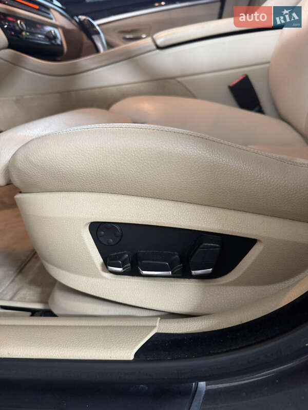 Седан BMW 5 Series 2012 в Жовкве