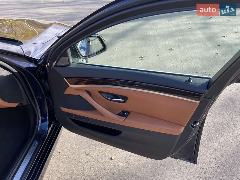 Седан BMW 5 Series 2014 в Чернигове