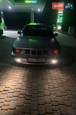Седан BMW 5 Series 1990 в Підволочиську