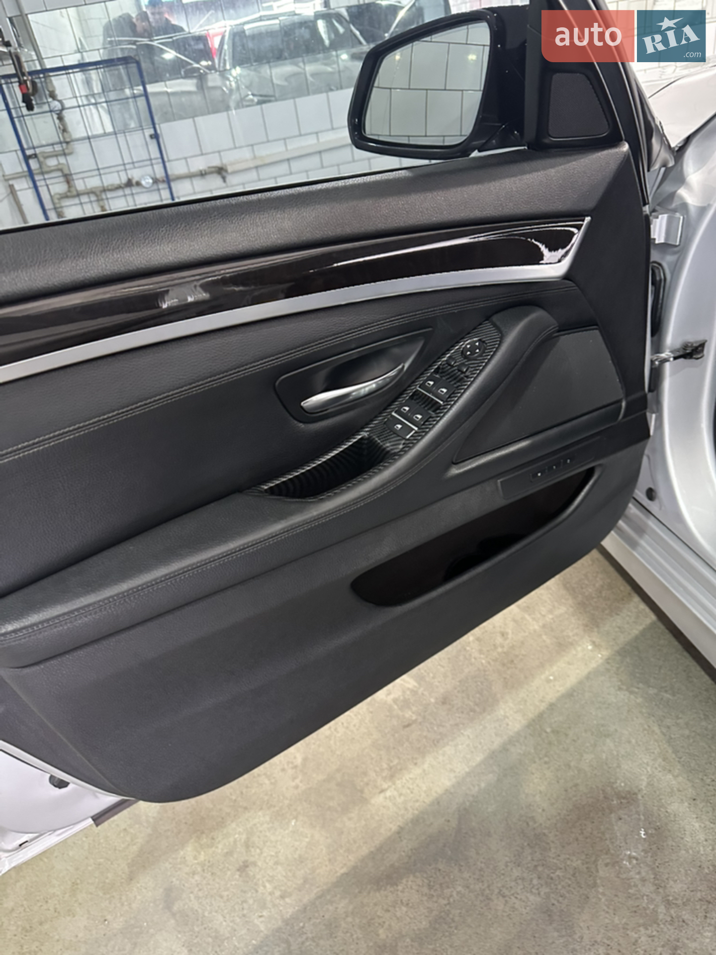 BMW 5 Series 2014 VIN WBA5A5C59ED502428 фото оголошення 10 з 17