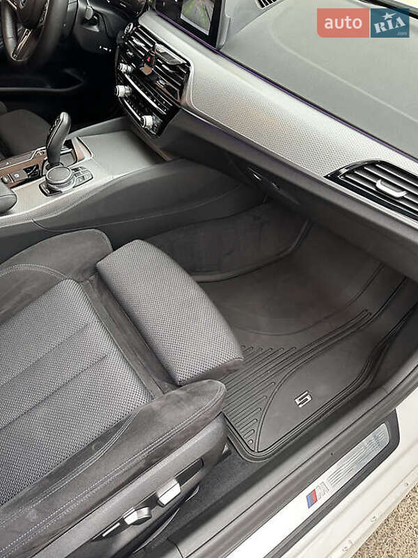 Седан BMW 5 Series 2017 в Львове фото 25 Седан BMW 5 Series 2017 в Львове