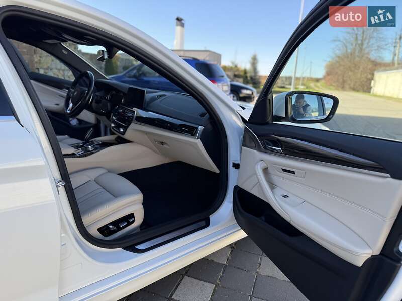 Седан BMW 5 Series 2017 в Стрые фото 35 Седан BMW 5 Series 2017 в Стрые