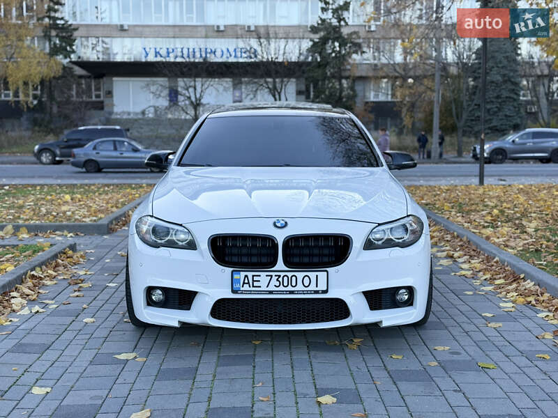 Седан BMW 5 Series 2015 в Днепре