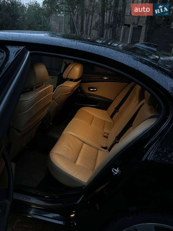 Седан BMW 5 Series 2008 в Новомосковську