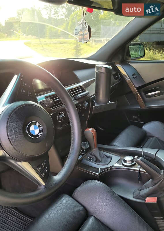 Седан BMW 5 Series 2004 в Львове