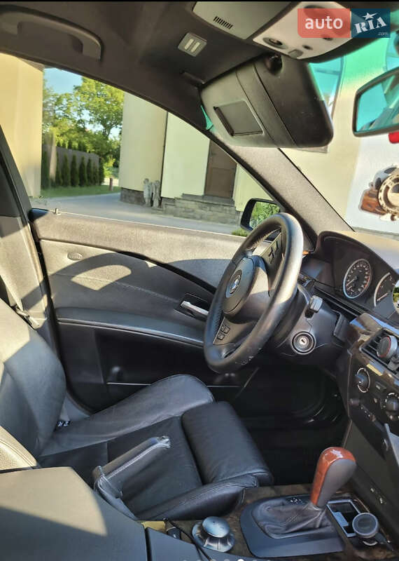 Седан BMW 5 Series 2004 в Львове