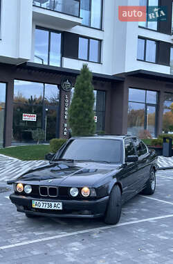 Седан BMW 5 Series 1990 в Ужгороді