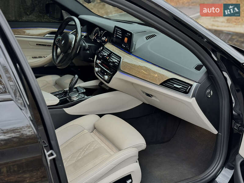 Седан BMW 5 Series 2017 в Олевске