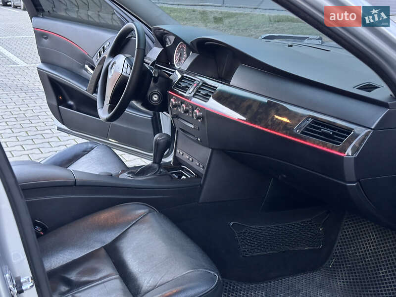 Седан BMW 5 Series 2004 в Коломые