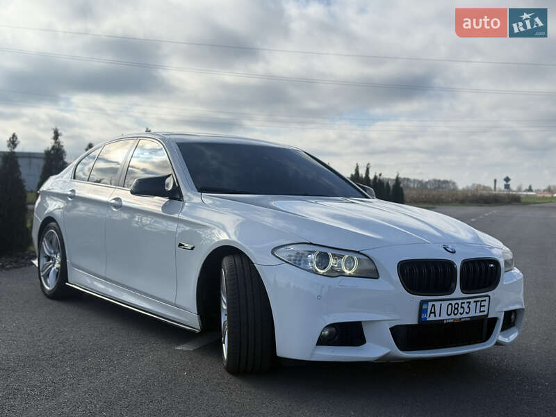 Седан BMW 5 Series 2012 в Березане