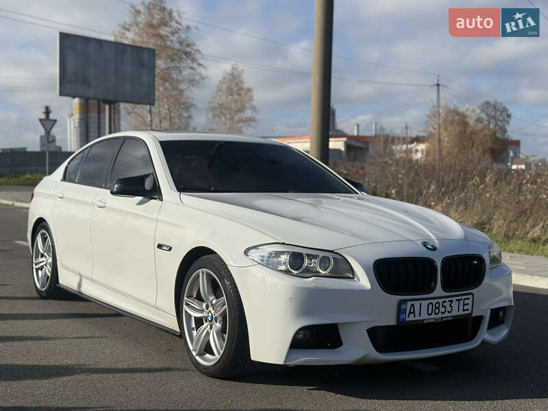 Седан BMW 5 Series 2012 в Березане