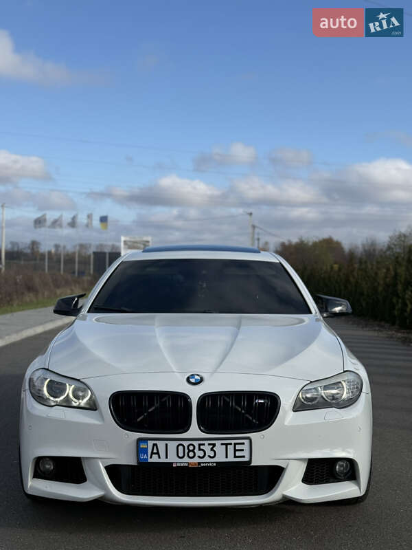 Седан BMW 5 Series 2012 в Березане