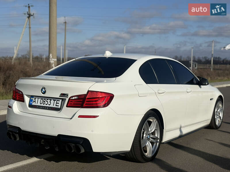 Седан BMW 5 Series 2012 в Березане