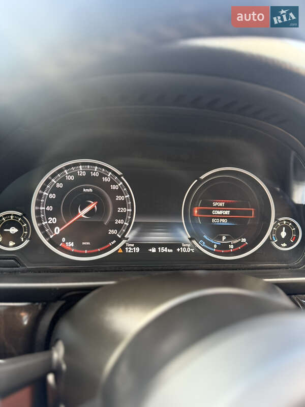 Седан BMW 5 Series 2012 в Березане