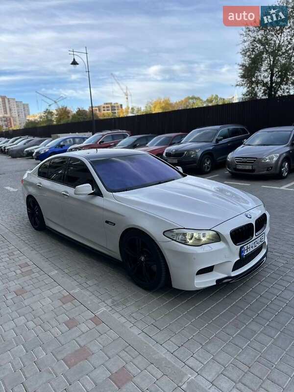 Седан BMW 5 Series 2011 в Одессе