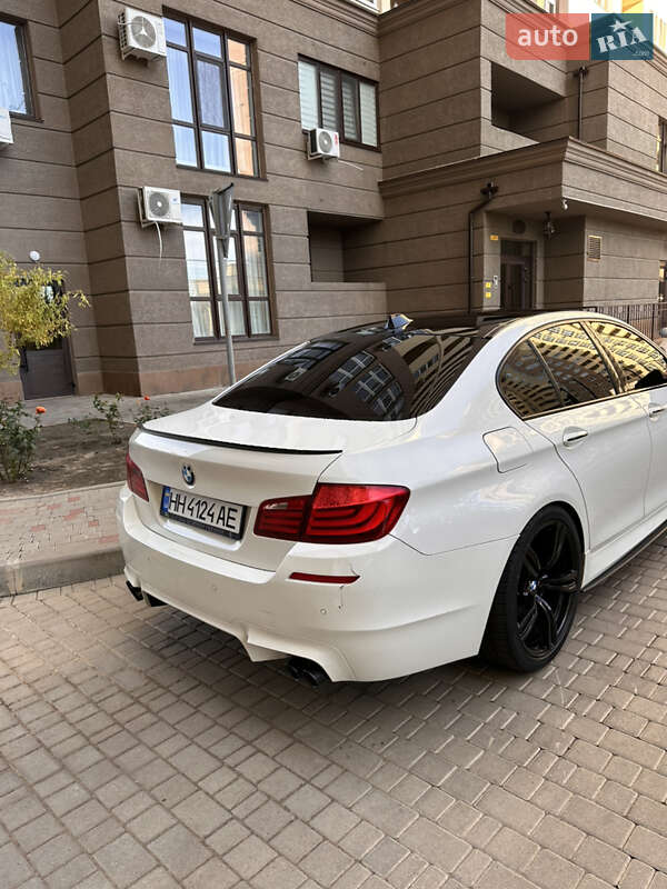 Седан BMW 5 Series 2011 в Одессе