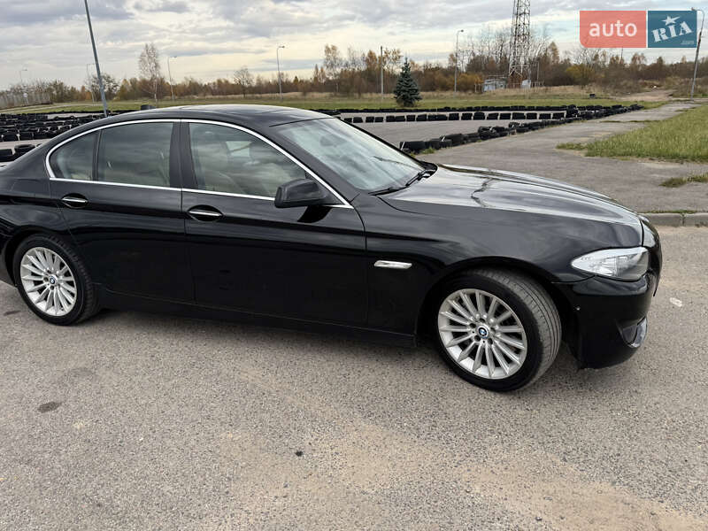 Седан BMW 5 Series 2012 в Львове