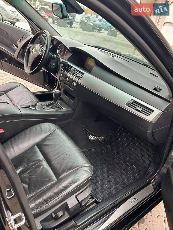 Седан BMW 5 Series 2004 в Черновцах