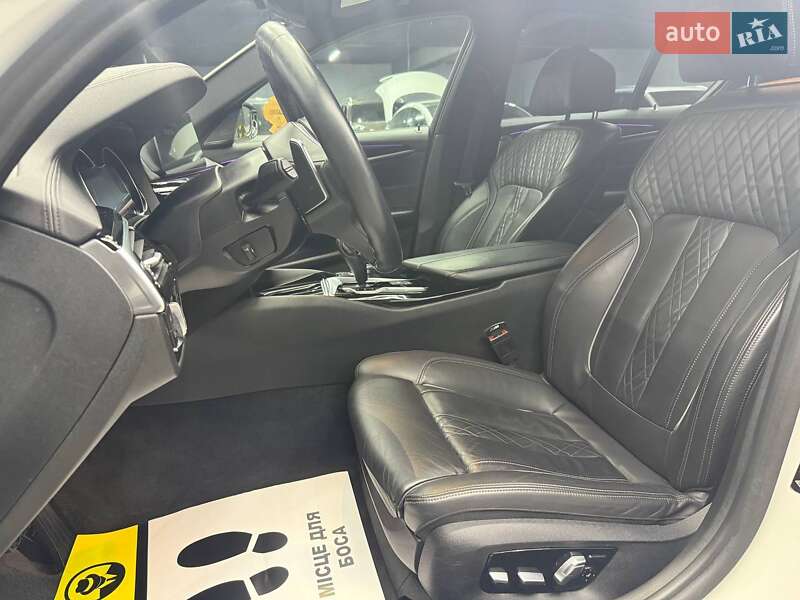 Седан BMW 5 Series 2017 в Черновцах