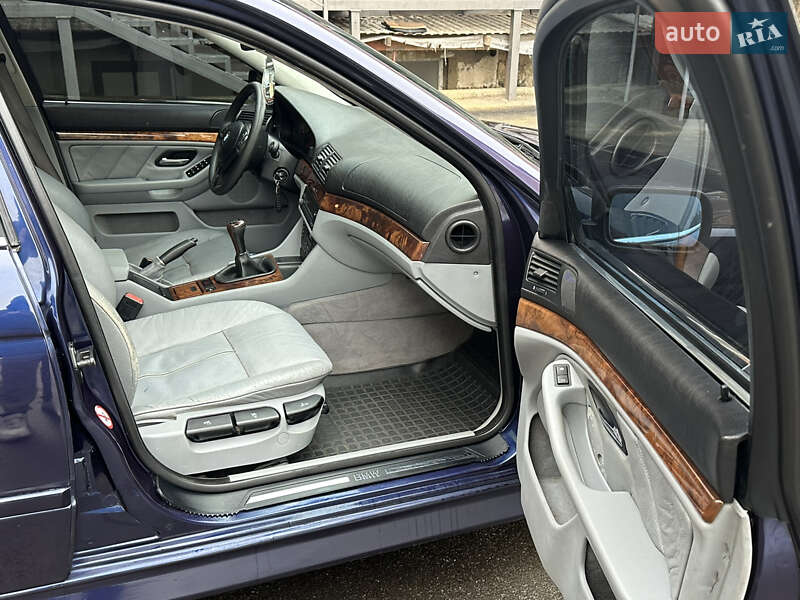 Седан BMW 5 Series 2001 в Тульчині