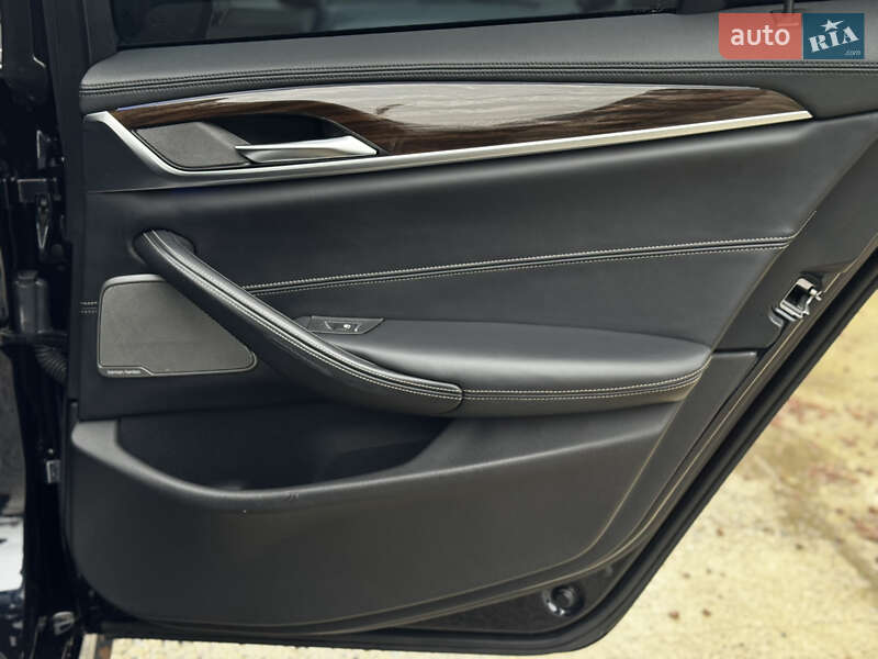 Седан BMW 5 Series 2017 в Житомире