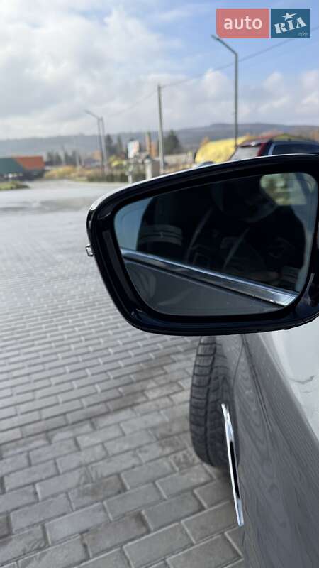 Седан BMW 5 Series 2023 в Львове