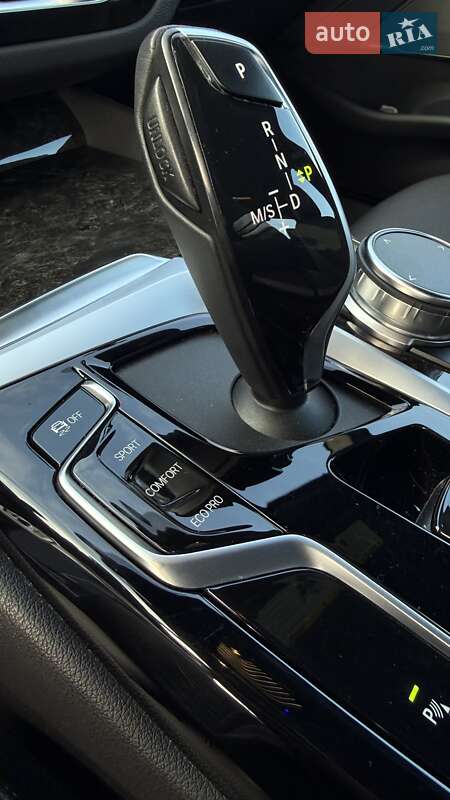 Седан BMW 5 Series 2023 в Львове