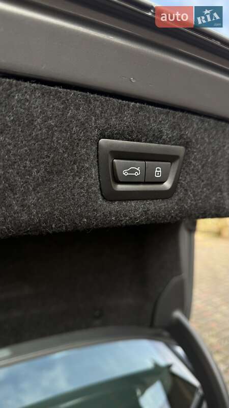 Седан BMW 5 Series 2023 в Львове