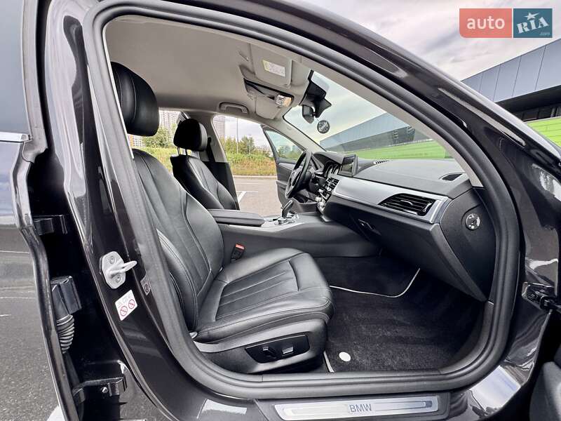 Універсал BMW 5 Series 2017 в Києві фото 43 Універсал BMW 5 Series 2017 в Києві