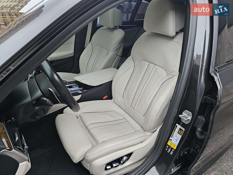 Седан BMW 5 Series 2019 в Киеве