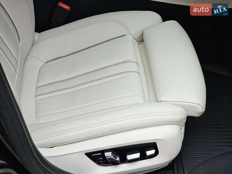 Седан BMW 5 Series 2019 в Киеве