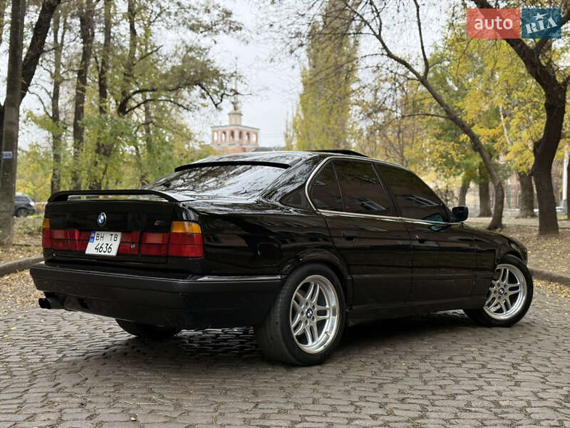 Седан BMW 5 Series 1990 в Николаеве