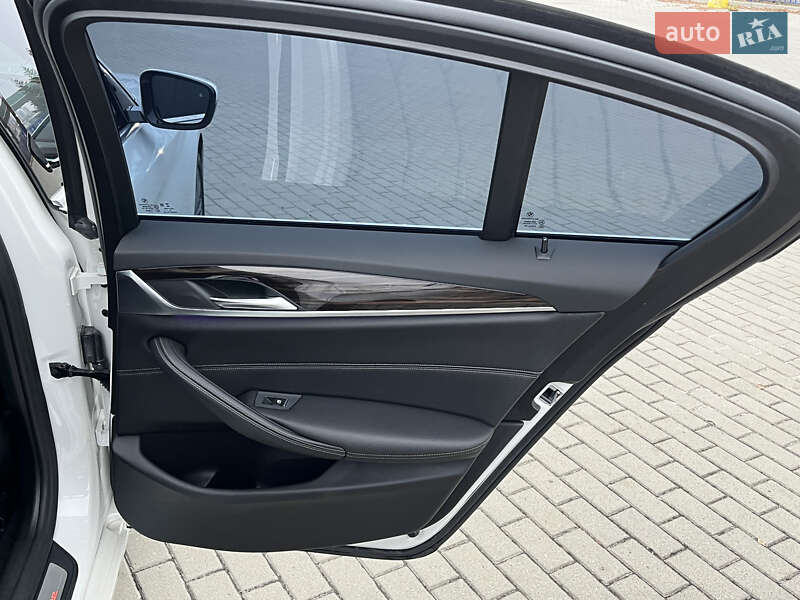 Седан BMW 5 Series 2017 в Ковеле