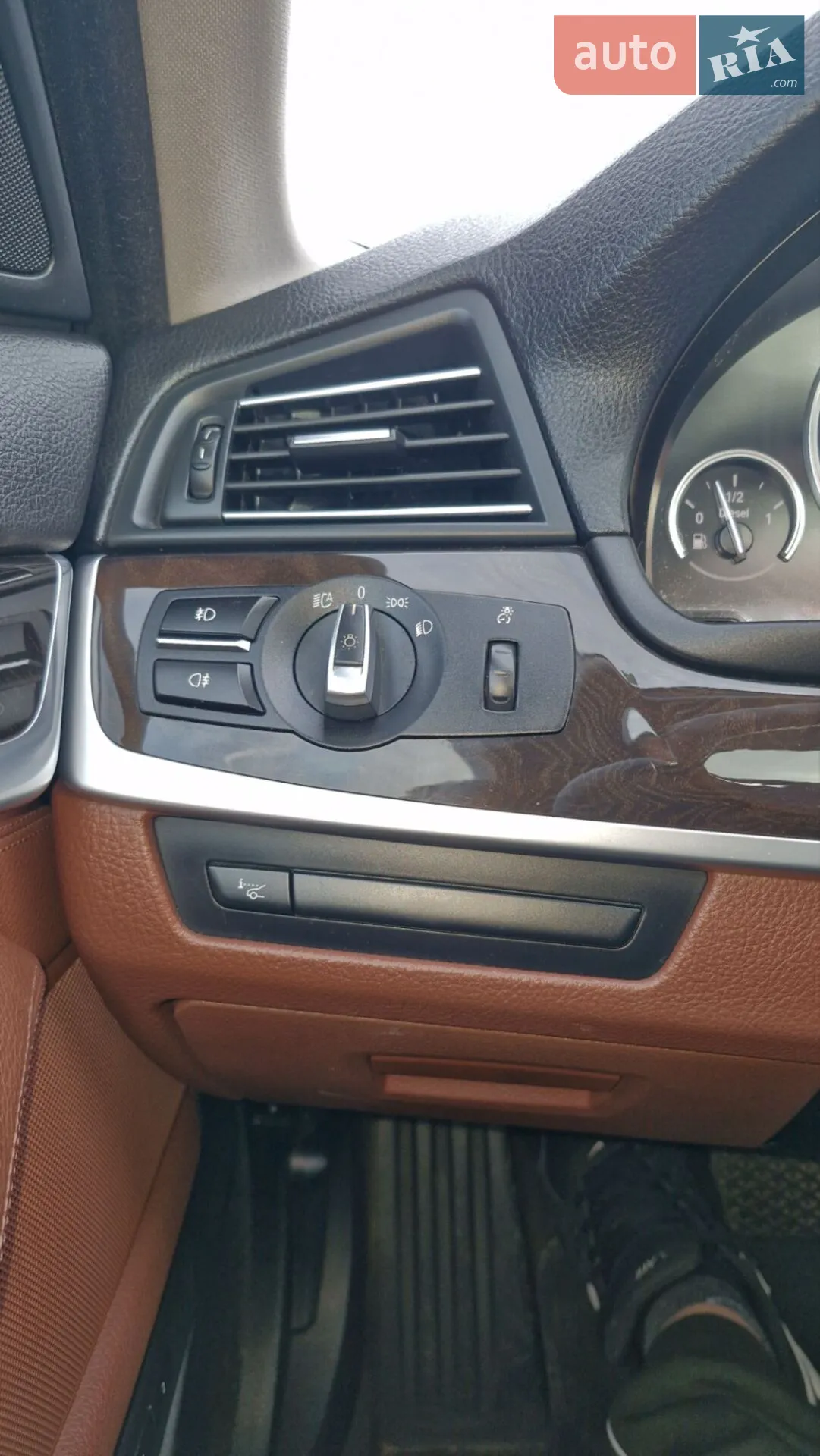 2011 BMW 5er - мініатюра 3