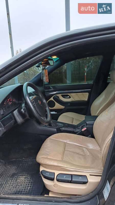 Седан BMW 5 Series 1998 в Дубровиці
