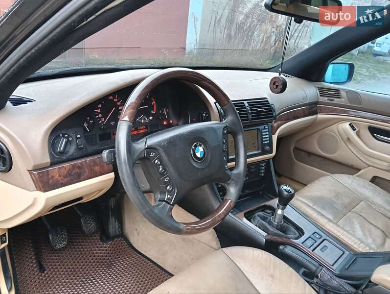 Универсал BMW 5 Series 2001 в Малине