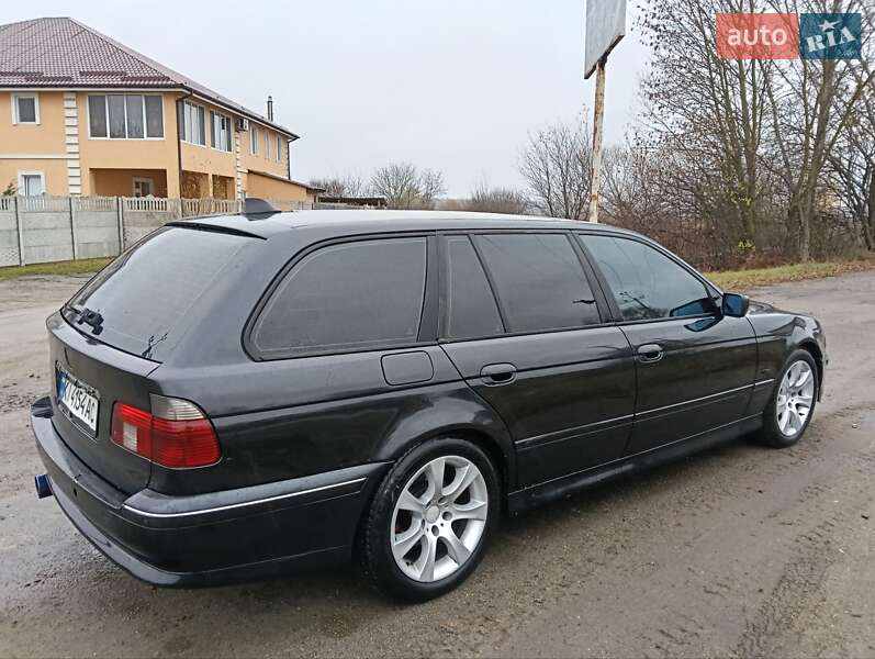 Универсал BMW 5 Series 2001 в Малине