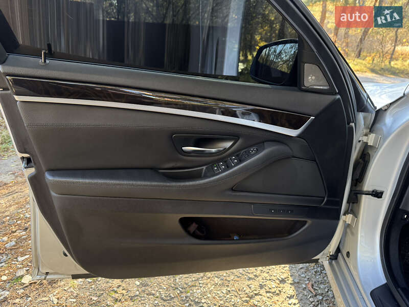 Седан BMW 5 Series 2011 в Киеве