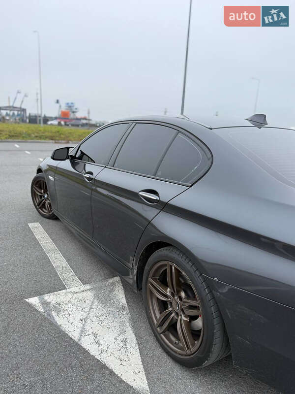 Седан BMW 5 Series 2013 в Львове