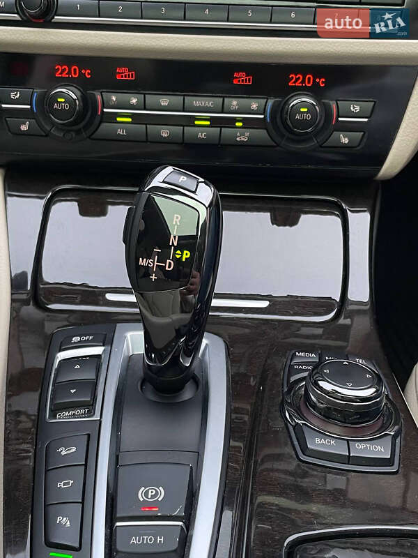 Седан BMW 5 Series 2012 в Львові