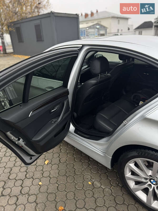 Седан BMW 5 Series 2014 в Черновцах