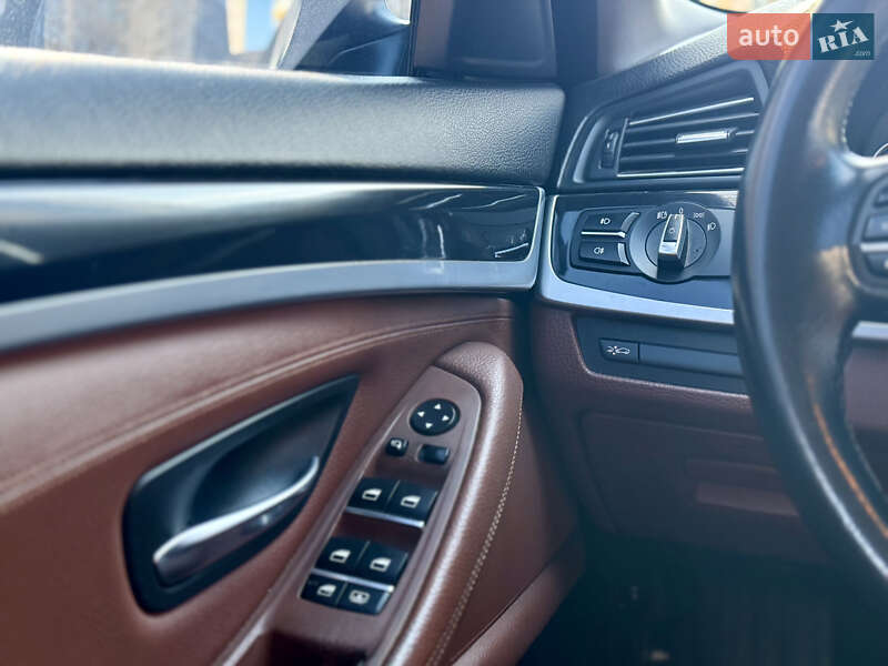 Седан BMW 5 Series 2011 в Чернівцях
