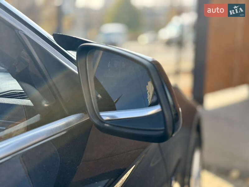 Седан BMW 5 Series 2011 в Чернівцях