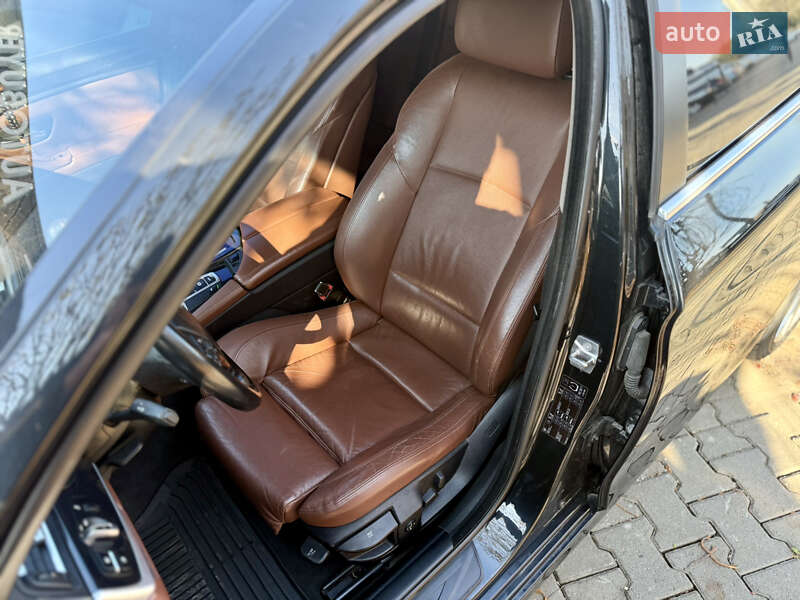 Седан BMW 5 Series 2011 в Чернівцях