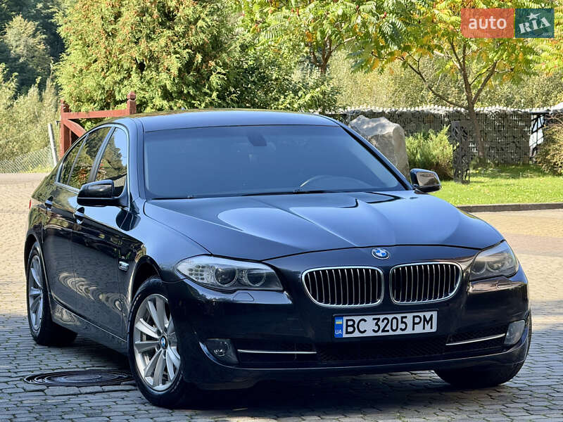 Седан BMW 5 Series 2012 в Межгорье
