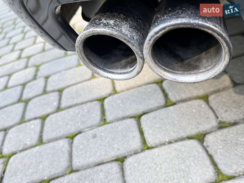 Седан BMW 5 Series 2012 в Межгорье